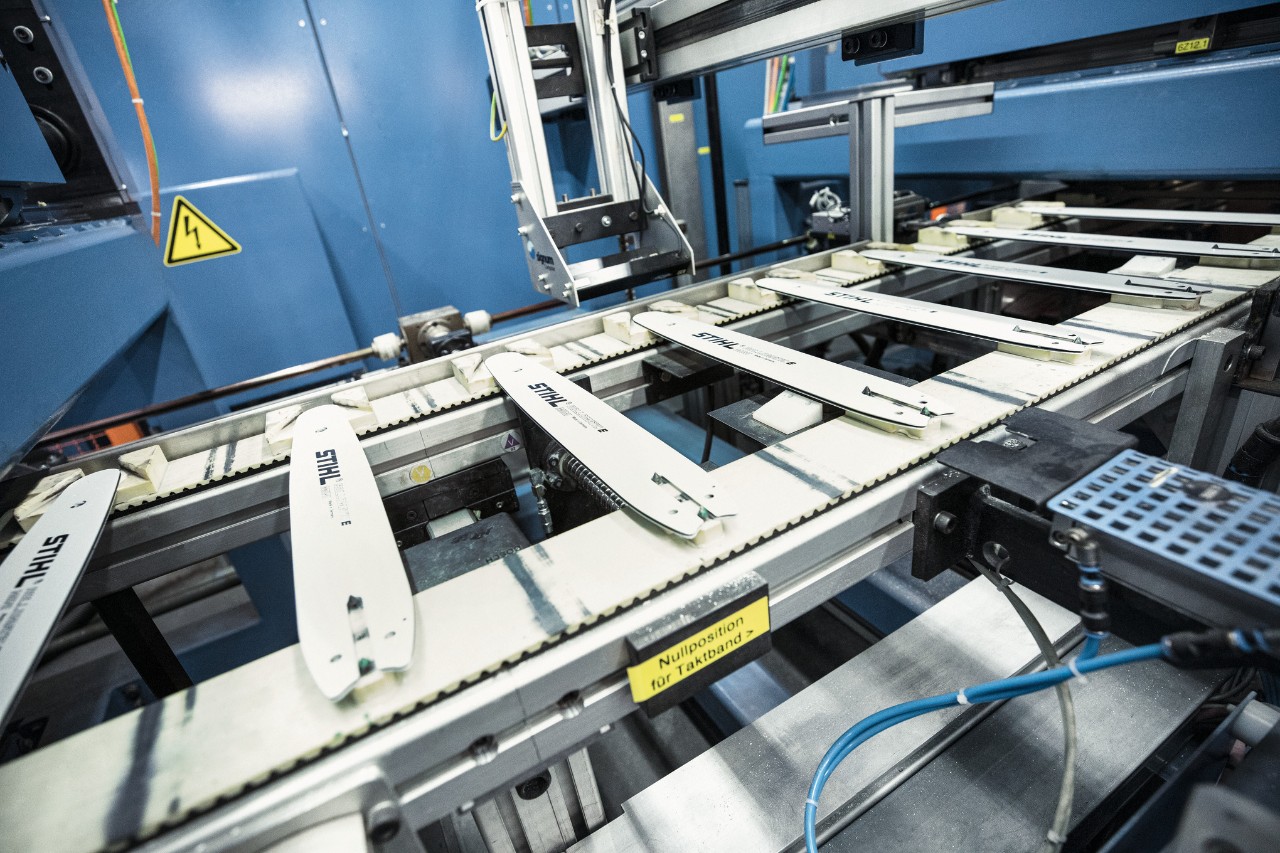 Rail production in a factory building in a STIHL plant in Waiblingen.