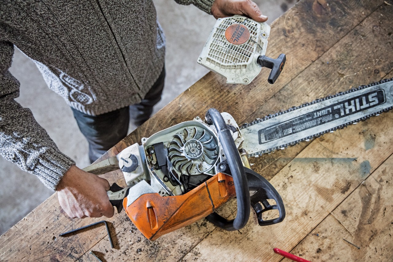 Preparação para o armazenamento da motosserra a gasolina STIHL MS 462 C-M