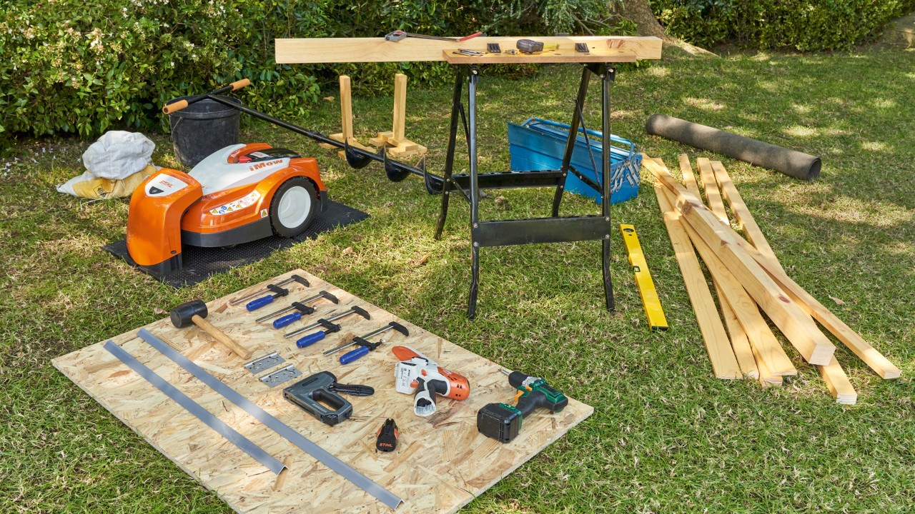 Imagem ampliada: Vista geral dos materiais necessários para construir uma garagem para o robot corta-relva STIHL iMOW®