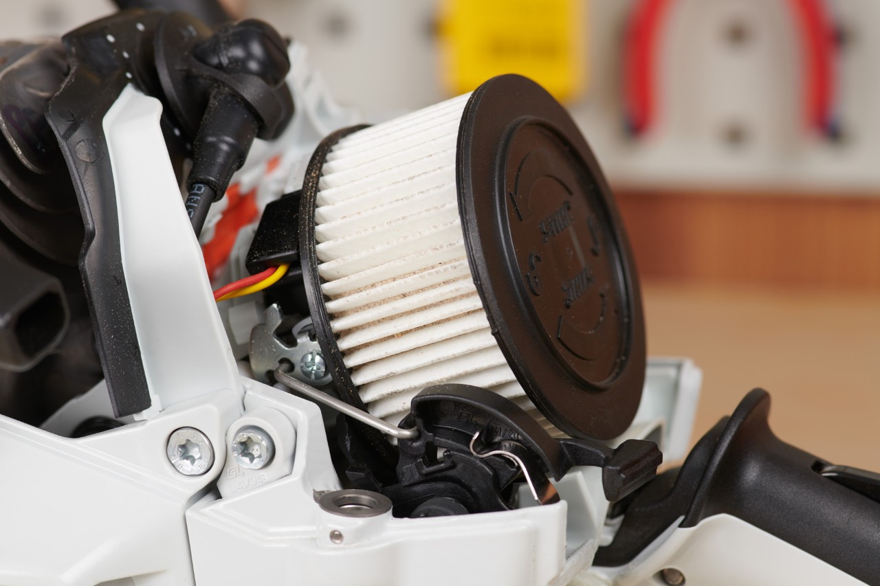 Detalhe de um filtro de ar STIHL 