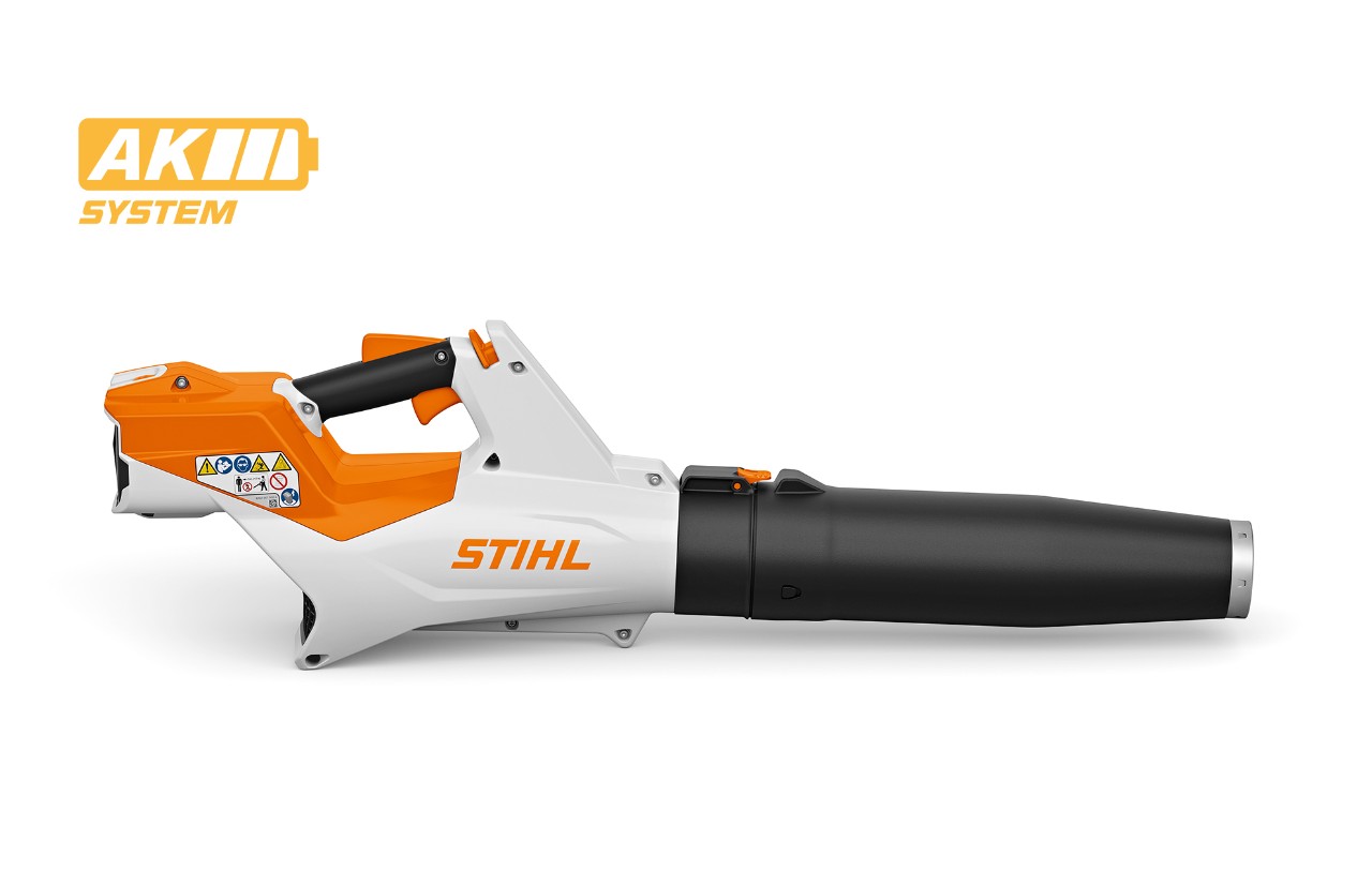 Imagem de produto de um soprador a bateria STIHL BGA 60, ícone de bateria em cima à esquerda para o sistema STIHL AK